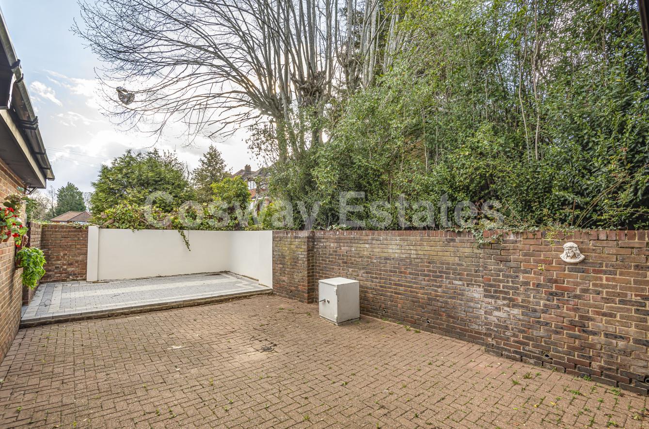 Highwood Hill, Mill Hill